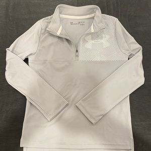 Under Armour boys size youth small light weight long sleeve top light grey